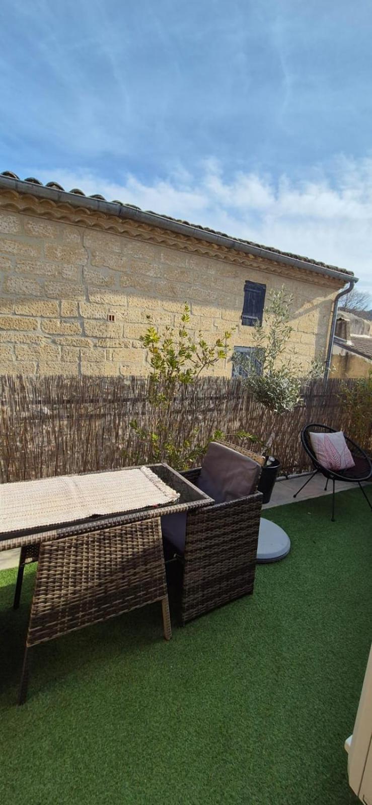 Proche D'Uzes La Terrasse Du Soleil Levant Collias Exteriör bild